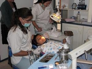 Proyecto de Odontología en Bolivia Voluntaria en el Proyecto de Odontología en Bolivia
